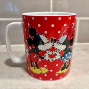 Disney Mickey & Minnie Kissing Red & White Polka Dots Ceramic Coffee mug